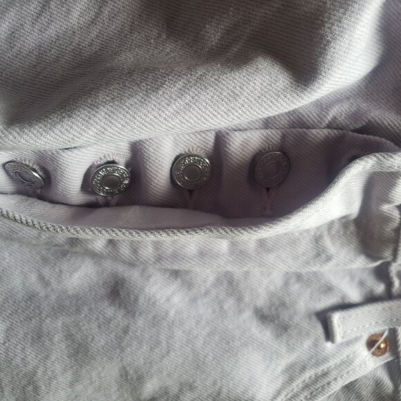 New Levis Womens 501 Purple Frayed Hem High-Waisted Button-Fly Denim Shorts W31 - Picture 5 of 7
